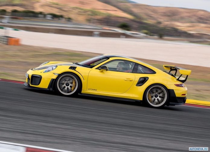 2018 Porsche 911 GT2 RS - фотография 119 из 255
