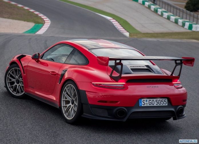 2018 Porsche 911 GT2 RS - фотография 120 из 255