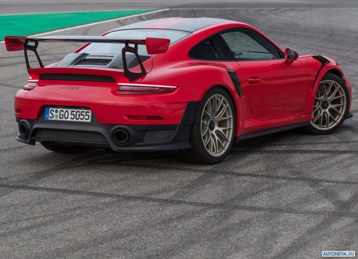 2018 Porsche 911 GT2 RS - фотография 121 из 255