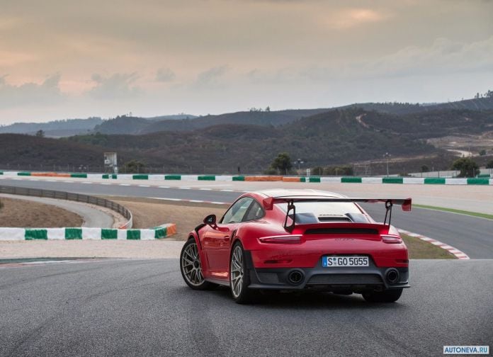 2018 Porsche 911 GT2 RS - фотография 123 из 255