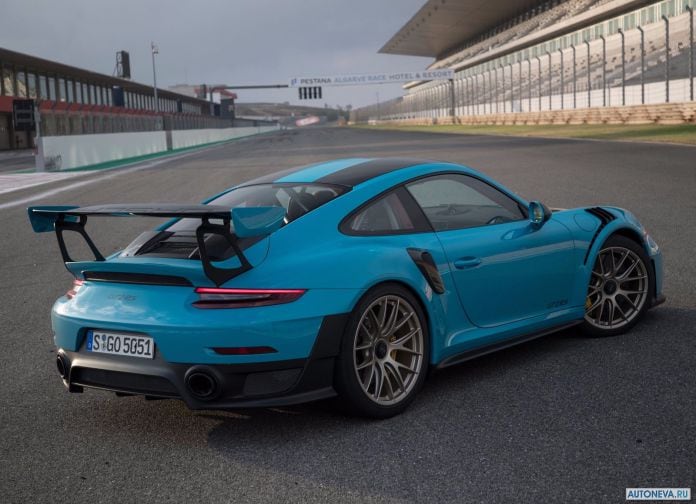 2018 Porsche 911 GT2 RS - фотография 128 из 255