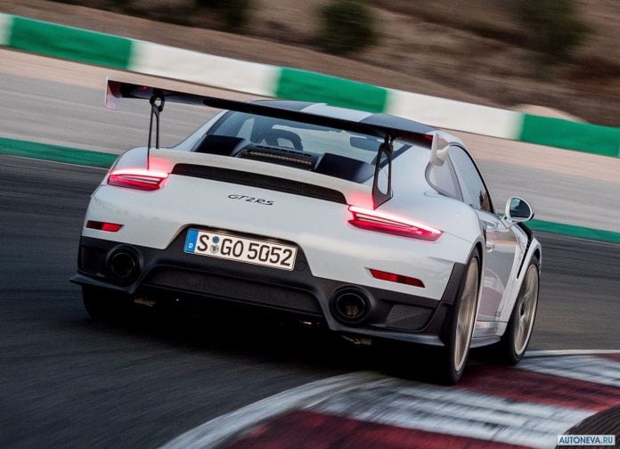 2018 Porsche 911 GT2 RS - фотография 134 из 255