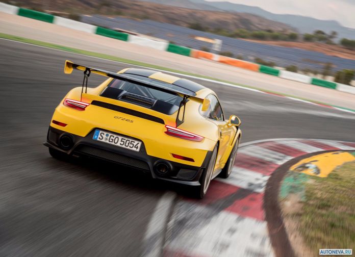 2018 Porsche 911 GT2 RS - фотография 144 из 255