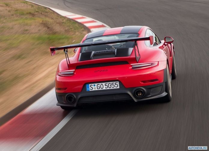 2018 Porsche 911 GT2 RS - фотография 155 из 255