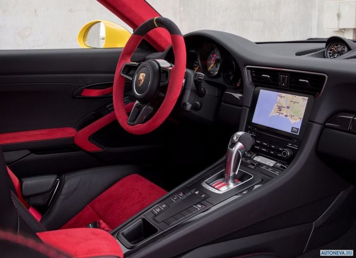 2018 Porsche 911 GT2 RS - фотография 202 из 255