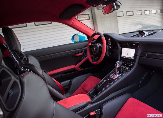 2018 Porsche 911 GT2 RS - фотография 204 из 255