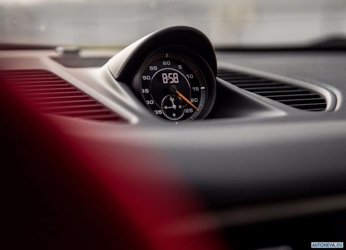 2018 Porsche 911 GT2 RS - фотография 211 из 255
