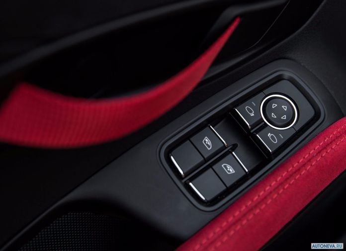 2018 Porsche 911 GT2 RS - фотография 217 из 255