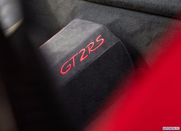 2018 Porsche 911 GT2 RS - фотография 220 из 255