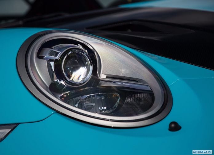 2018 Porsche 911 GT2 RS - фотография 221 из 255
