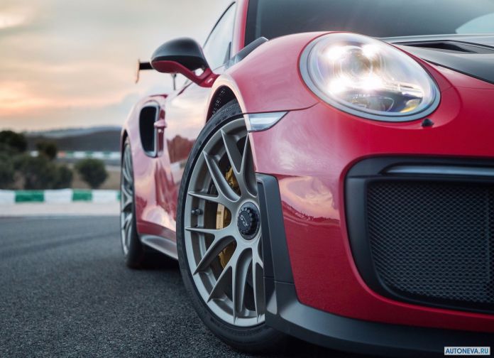 2018 Porsche 911 GT2 RS - фотография 225 из 255
