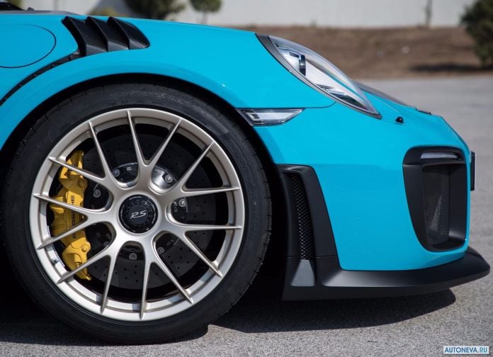 2018 Porsche 911 GT2 RS - фотография 236 из 255