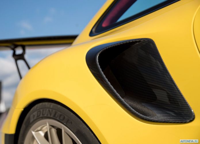 2018 Porsche 911 GT2 RS - фотография 242 из 255