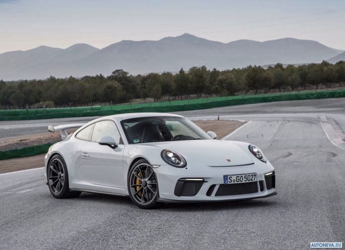 2018 Porsche 911 GT3 - фотография 9 из 224