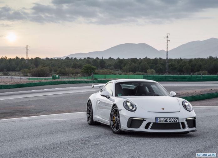 2018 Porsche 911 GT3 - фотография 10 из 224