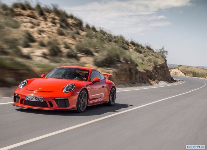 2018 Porsche 911 GT3 - фотография 43 из 224