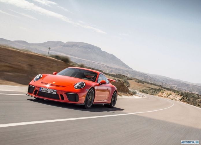 2018 Porsche 911 GT3 - фотография 44 из 224