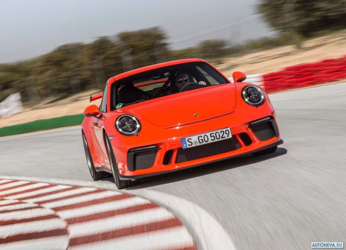 2018 Porsche 911 GT3 - фотография 50 из 224