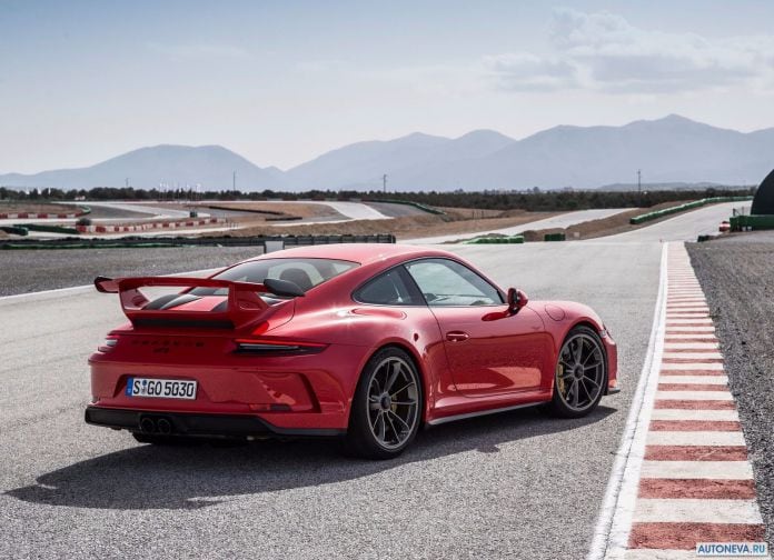 2018 Porsche 911 GT3 - фотография 58 из 224