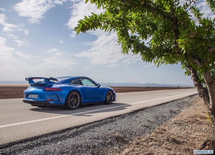 2018 Porsche 911 GT3 - фотография 65 из 224