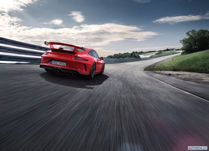 2018 Porsche 911 GT3 - фотография 74 из 224