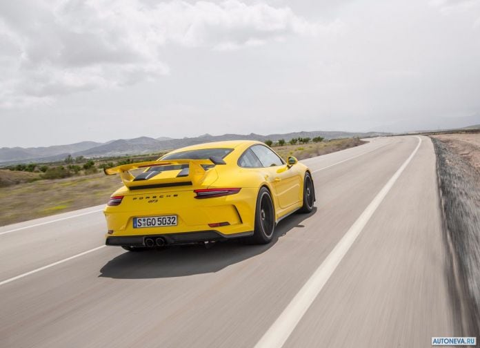 2018 Porsche 911 GT3 - фотография 80 из 224