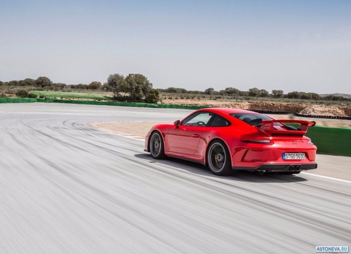 2018 Porsche 911 GT3 - фотография 90 из 224