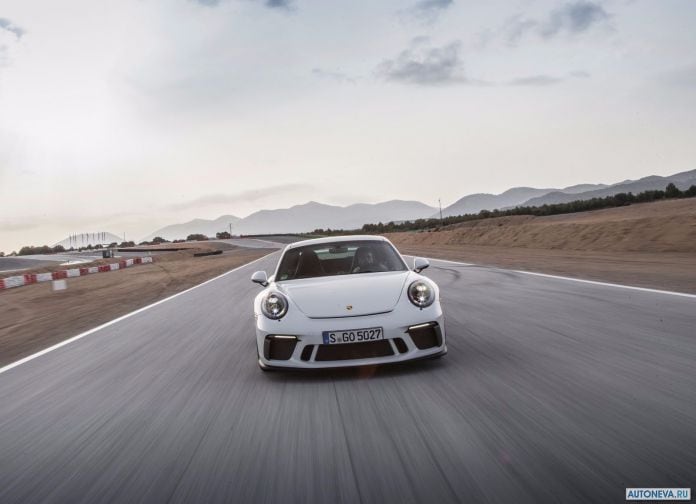 2018 Porsche 911 GT3 - фотография 104 из 224