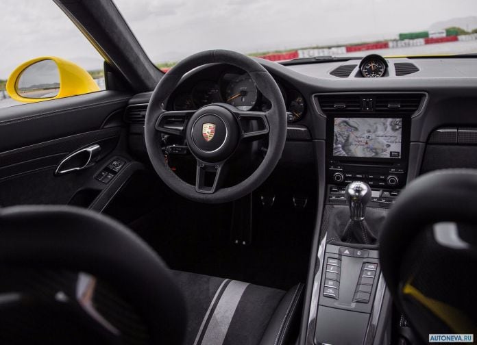 2018 Porsche 911 GT3 - фотография 121 из 224