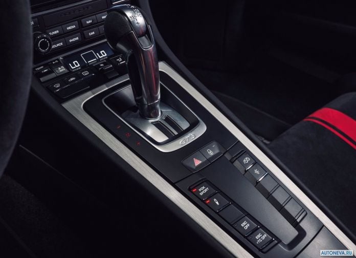 2018 Porsche 911 GT3 - фотография 138 из 224