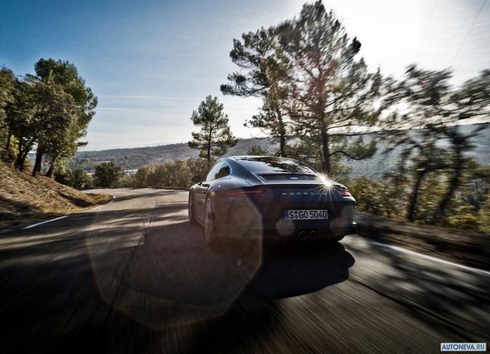2018 Porsche 911 GT3 Touring Package - фотография 35 из 59