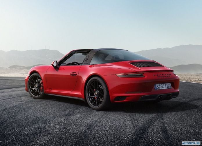 2018 Porsche 911 GTS - фотография 8 из 25