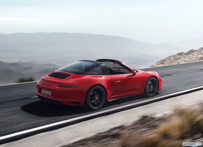 2018 Porsche 911 GTS - фотография 13 из 25