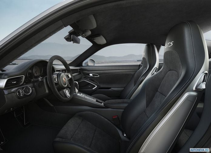 2018 Porsche 911 GTS - фотография 23 из 25