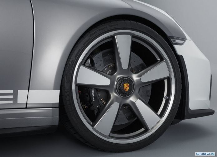 2018 Porsche 911 Speedster Concept - фотография 13 из 14