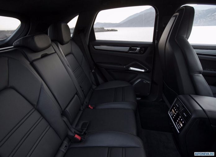 2018 Porsche Cayenne Turbo - фотография 143 из 204