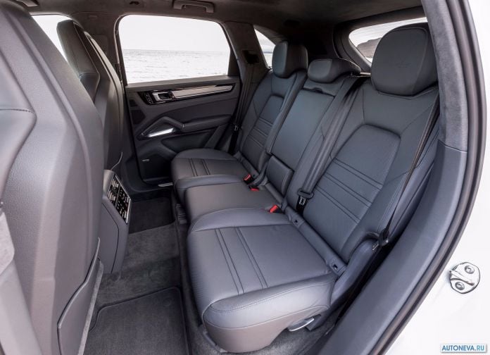 2018 Porsche Cayenne Turbo - фотография 144 из 204
