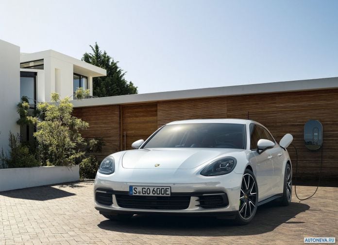 2018 Porsche Panamera Sport Turismo - фотография 6 из 41