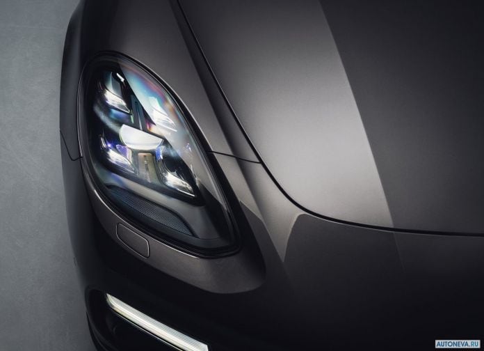 2018 Porsche Panamera Sport Turismo - фотография 36 из 41