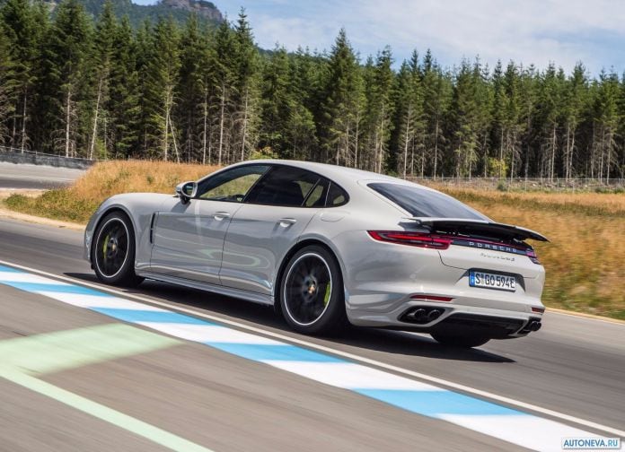 2018 Porsche Panamera Turbo S E-hybrid - фотография 38 из 81