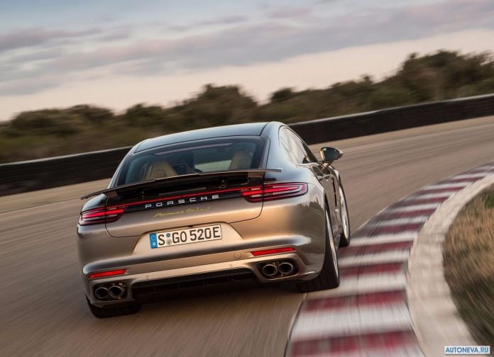 2018 Porsche Panamera Turbo S E-hybrid - фотография 45 из 81
