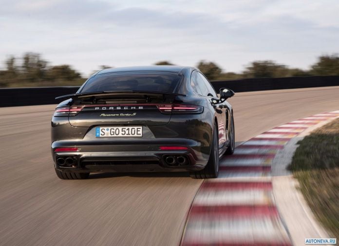 2018 Porsche Panamera Turbo S E-hybrid - фотография 52 из 81