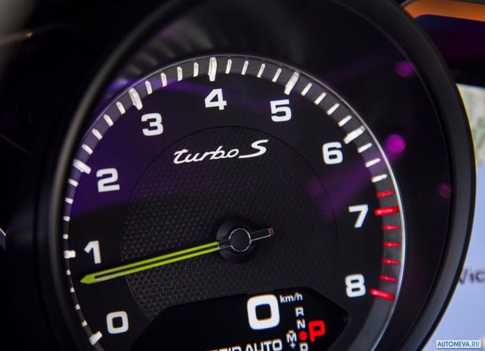 2018 Porsche Panamera Turbo S E-hybrid - фотография 70 из 81