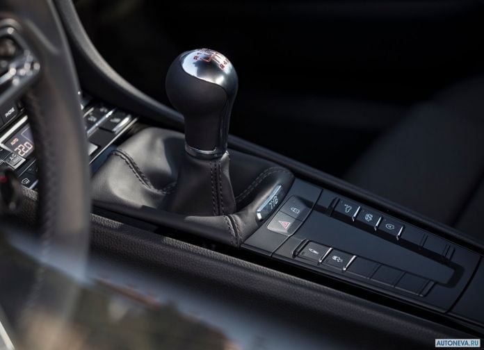 2019 Porsche 718 Cayman T - фотография 48 из 66