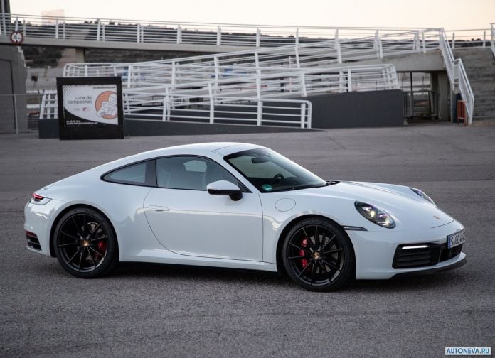 2019 Porsche 911 Carrera 4S - фотография 12 из 254
