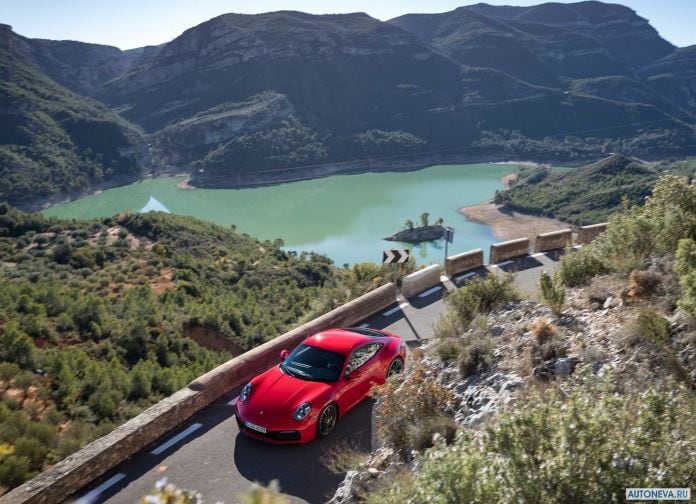 2019 Porsche 911 Carrera 4S - фотография 21 из 254