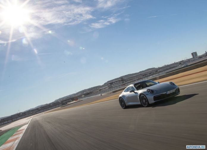2019 Porsche 911 Carrera 4S - фотография 42 из 254