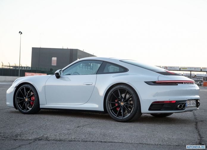 2019 Porsche 911 Carrera 4S - фотография 87 из 254