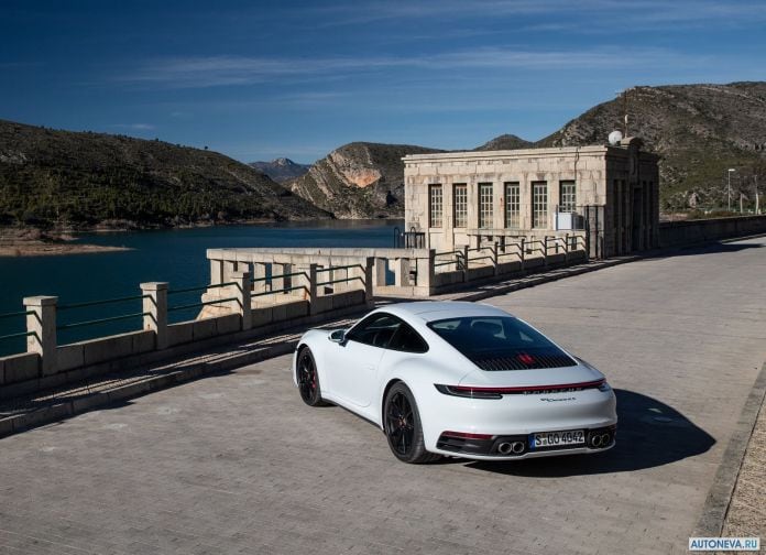 2019 Porsche 911 Carrera 4S - фотография 90 из 254