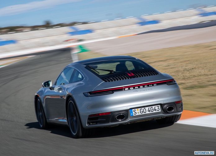 2019 Porsche 911 Carrera 4S - фотография 102 из 254